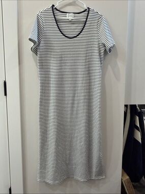 Striped Short-Sleeve Midi Dress - White & Black